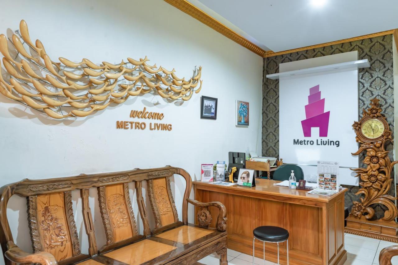 Hôtel Metro Malioboro Living à Yogyakarta Extérieur photo